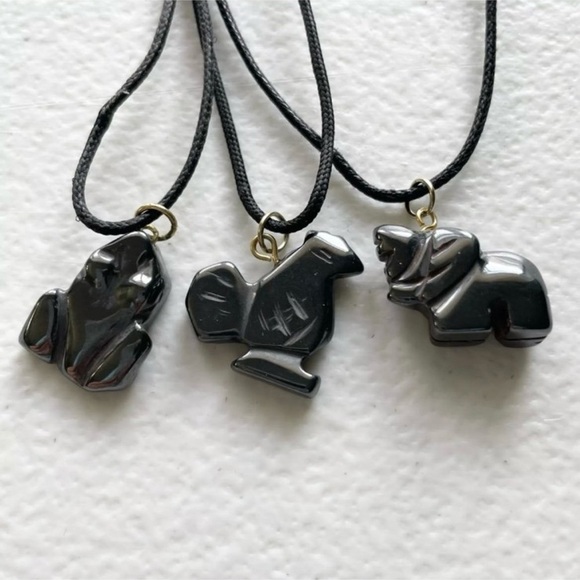 3 Hematite Stone Animal Pendant Necklace Frog Chicken Elephant Boho Gothic Vibes - Picture 1 of 8